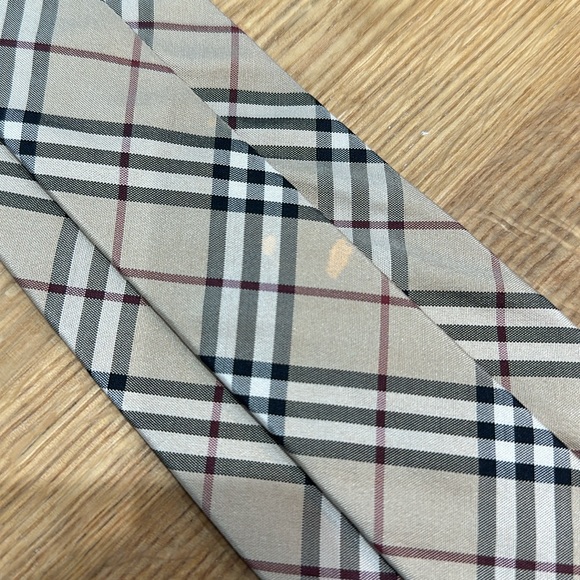 Burberry classic check silk tie - Picture 5 of 6